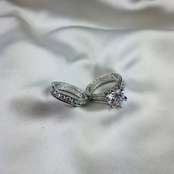 2Pcs Sterling Silver Luxury Engagement Rings for Women - Picture 2 of 5